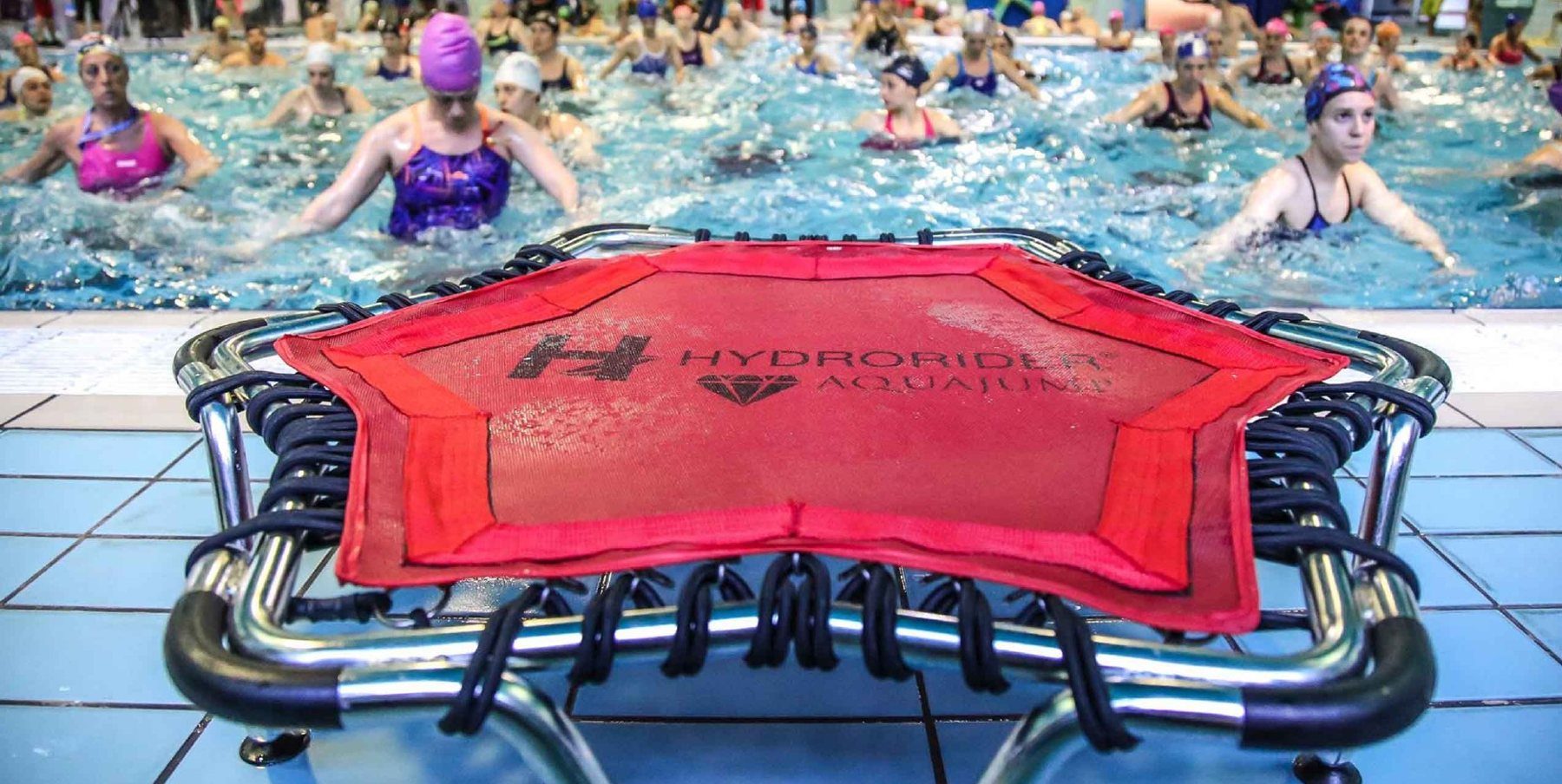 Cours d’aquajump en piscine